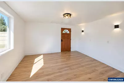 303 W Water St, Stayton, OR 97383 - Photo 5