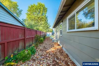 1208 NW Grant Av, Corvallis, OR 97330 - Photo 37