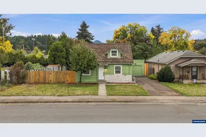 1923 Long St, Sweet Home, OR 97386 - Photo 5