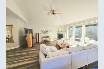 1395 West Meadows Dr NW, Salem, OR 97304 - Photo 15