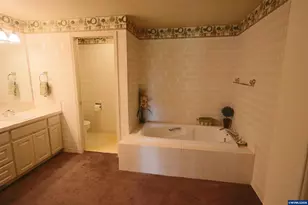 6425 Castle Lake Ct N, Keizer, OR 97303 - Photo 35