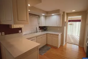 6425 Castle Lake Ct N, Keizer, OR 97303 - Photo 9