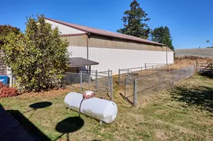 1060 Silver Falls Dr NE, Silverton, OR 97381 - Photo 5