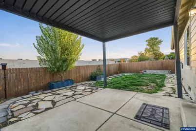 197 NW Bonanza Av, Dallas, OR 97338 - Photo 31