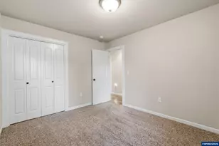 197 NW Bonanza Ave, Dallas, OR 97338 - Photo 19