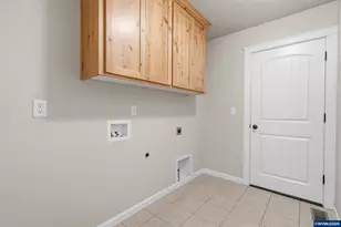 197 NW Bonanza Ave, Dallas, OR 97338 - Photo 27