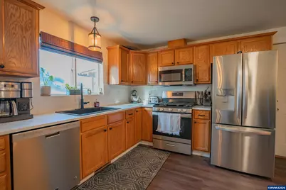 3382 NE Clearwater Dr, Albany, OR 97321 - Photo 9