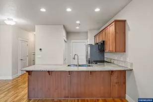 211 Silver (2H) St, Silverton, OR 97381 - Photo 5