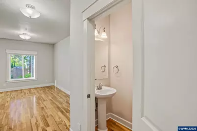 211 Silver (2H) St, Silverton, OR 97381 - Photo 15