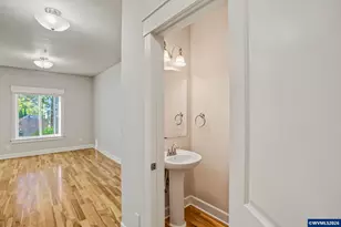 211 Silver (2H) St, Silverton, OR 97381 - Photo 15