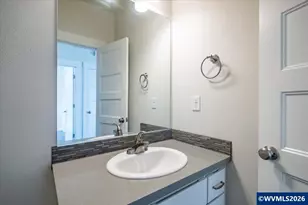 60 N 8th St, Lebanon, OR 97355 - Photo 19