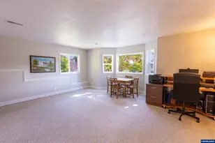 583 Canberra Dr, Philomath, OR 97330 - Photo 9