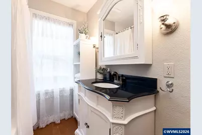 471 Montgomery St, Woodburn, OR 97071 - Photo 25