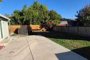 1023 Randall Way, Independence, OR 97351 - Photo 17