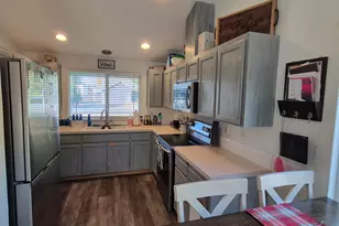 1023 Randall Way, Independence, OR 97351 - Photo 7