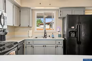 2027 Queen Ave SE, Albany, OR 97322 - Photo 11
