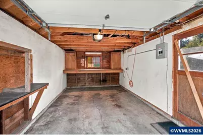 2070 19th St NE, Salem, OR 97301 - Photo 33