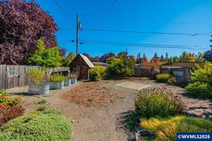 2070 19th St NE, Salem, OR 97301 - Photo 41