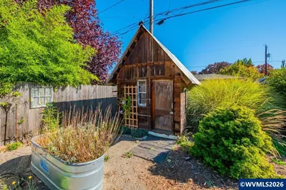 2070 19th St NE, Salem, OR 97301 - Photo 43