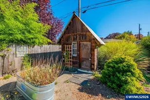 2070 19th St NE, Salem, OR 97301 - Photo 43