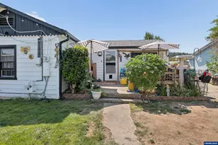 844 NE Johnson St, Myrtle Creek, OR 97457 - Photo 15