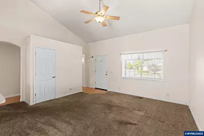18 Village Lp, Creswell, OR 97426 - Photo 7