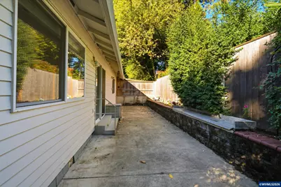 9721 SW Tualatin Rd, Tualatin, OR 97062 - Photo 31
