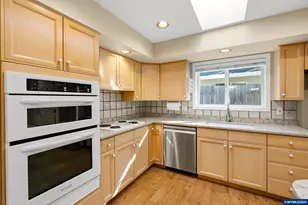 9721 SW Tualatin Rd, Tualatin, OR 97062 - Photo 13
