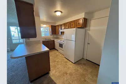 4196 47th Av NE, Salem, OR 97305 - Photo 5