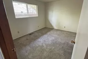 4196 47th Ave NE, Salem, OR 97305 - Photo 9