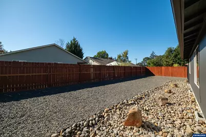 542 Ashley Ct, Jefferson, OR 97352 - Photo 37
