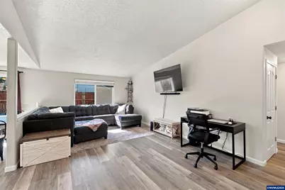 542 Ashley Ct, Jefferson, OR 97352 - Photo 5