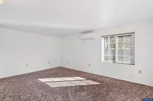 82600 Green Valley St, Creswell, OR 97426 - Photo 5