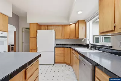 1271 SW Phyllis Dr, McMinnville, OR 97128 - Photo 13