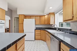1271 SW Phyllis Dr, McMinnville, OR 97128 - Photo 13