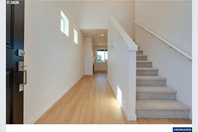 808 Magnolia Av, Woodburn, OR 97071 - Photo 3