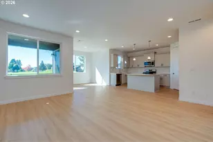 808 Magnolia Ave, Woodburn, OR 97071 - Photo 5