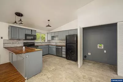 408 W Bishiop Wy, Brownsville, OR 97327 - Photo 11