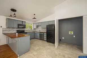 408 W Bishop Way, Brownsville, OR 97327 - Photo 11