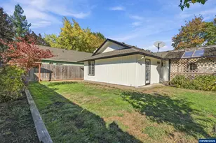 740 W Maple St, Lebanon, OR 97355 - Photo 29
