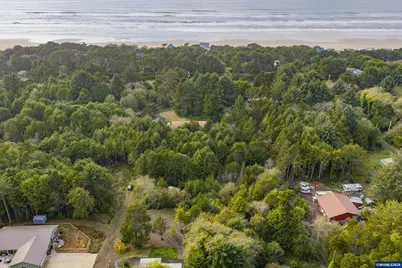 Ne Washington St, Yachats, OR 97498 - Photo 13