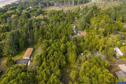 Ne Washington St, Yachats, OR 97498 - Photo 11