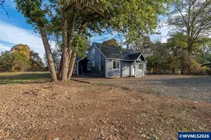 40121 Lacomb Dr, Lebanon, OR 97355 - Photo 3