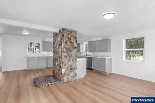 40121 Lacomb Dr, Lebanon, OR 97355 - Photo 7