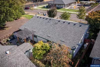 147 SW Wake Robin Av, Corvallis, OR 97333 - Photo 23