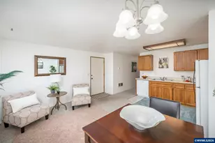 147 SW Wake Robin Ave, Corvallis, OR 97333 - Photo 7