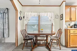 1145 SW Cypress St, McMinnville, OR 97128 - Photo 23