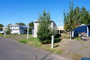 2400 SE Stratus Av, McMinnville, OR 97128 - Photo 3