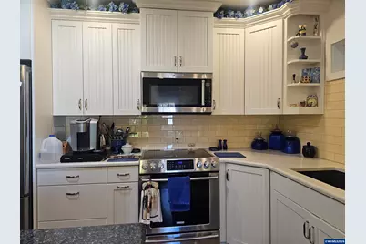 32697 S Meridian Rd, Woodburn, OR 97071 - Photo 13