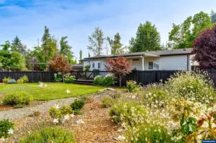 2226 32nd St, Springfield, OR 97477 - Photo 21